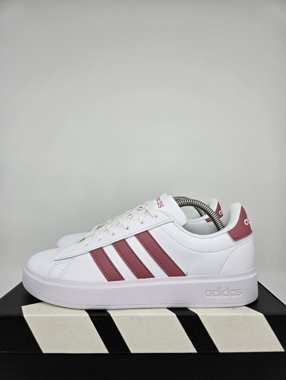 Adidas Women's Grand Court Cloudfoam HP2537 White Pink Strata Shoes Size 8.5
